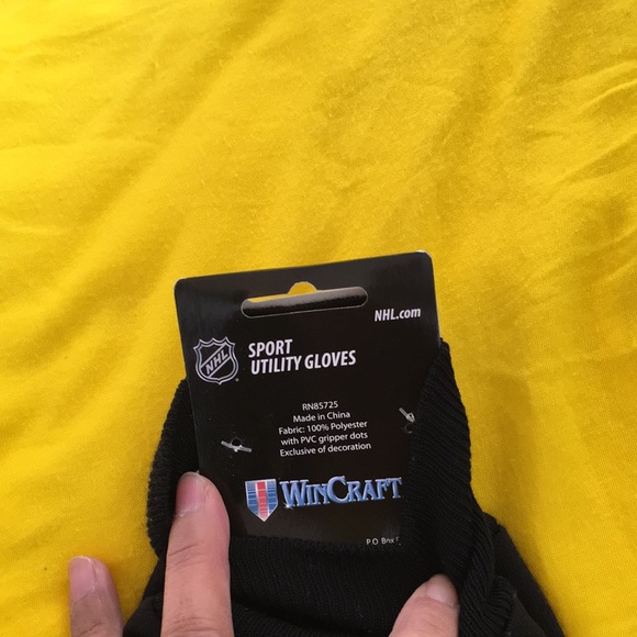 Host Pick! NWT men’s San Jose Sharks (NHL) Sport Utility Gloves. One size. - Picture 4 of 5